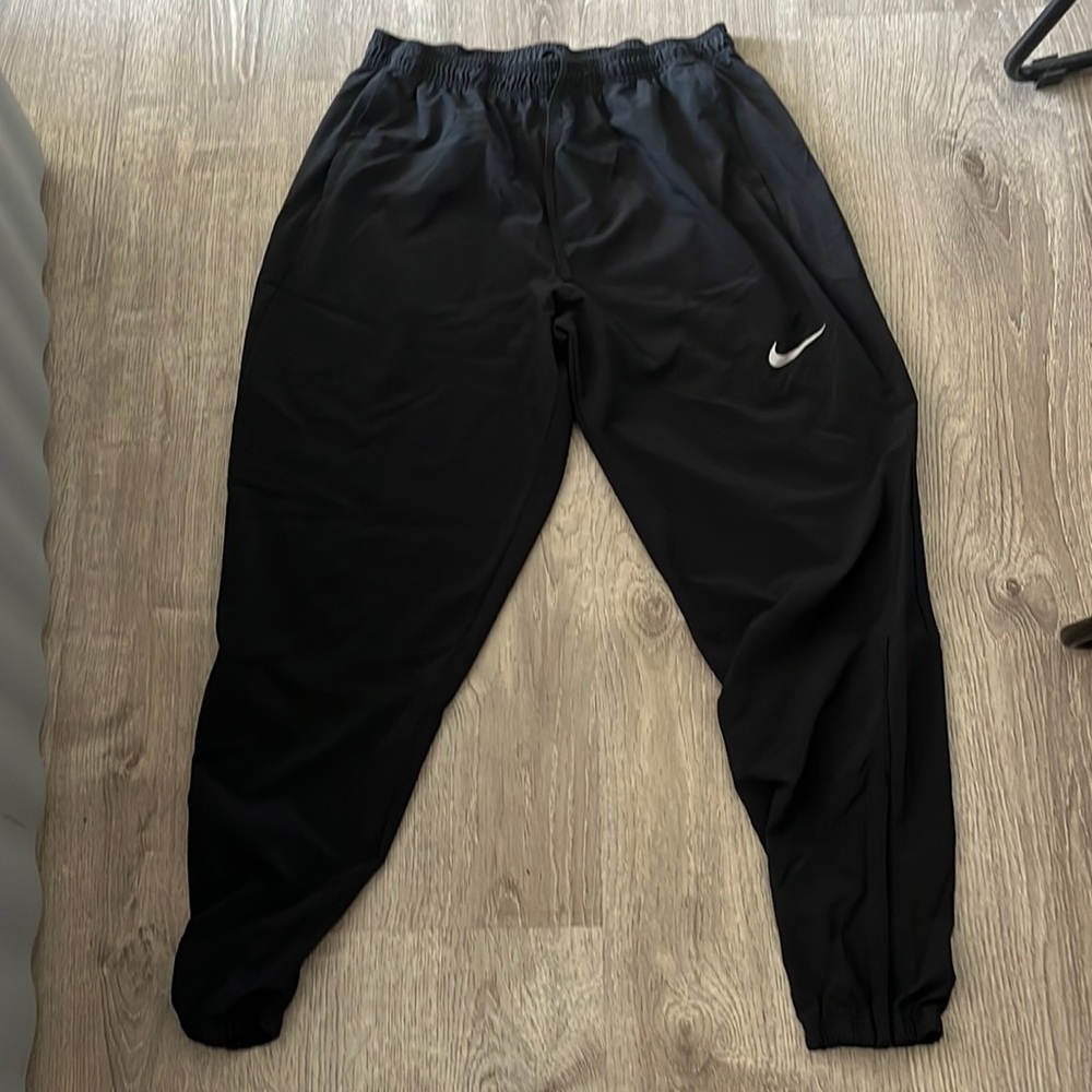 Dri Fit Zippered Pockets